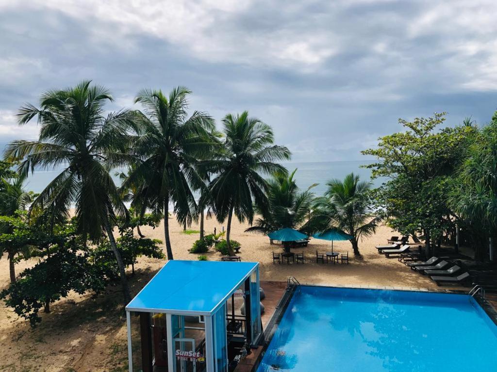 Marakolliya Beach Resort Тангалла Экстерьер фото